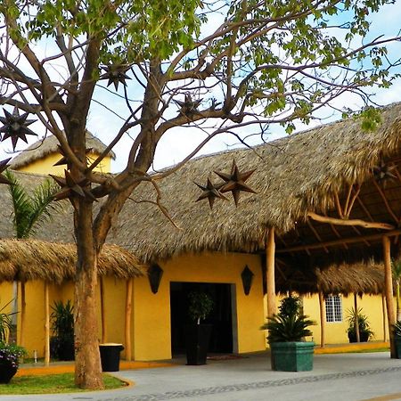 Zar Manzanillo Hotel Buitenkant foto