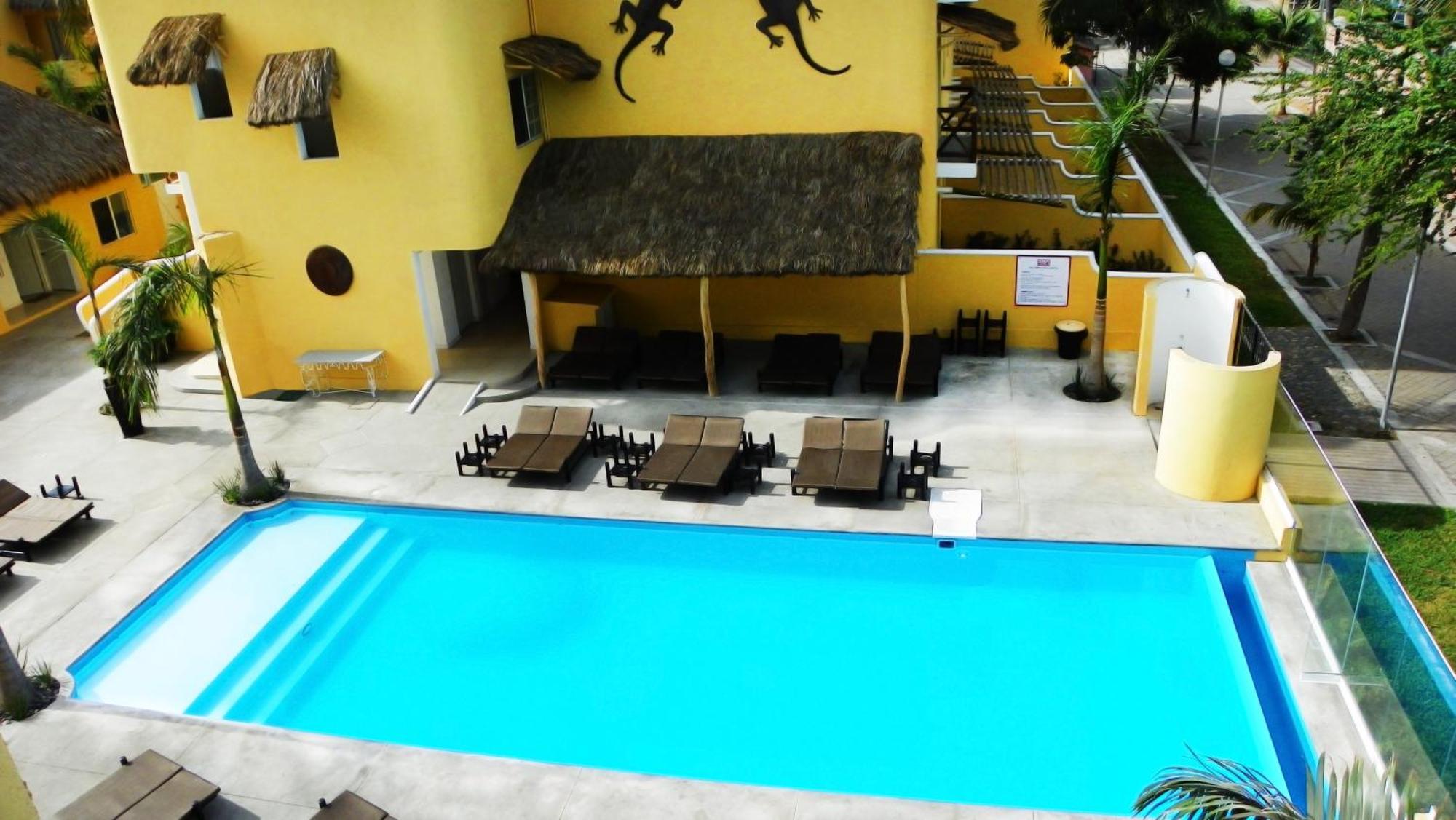 Zar Manzanillo Hotel Buitenkant foto