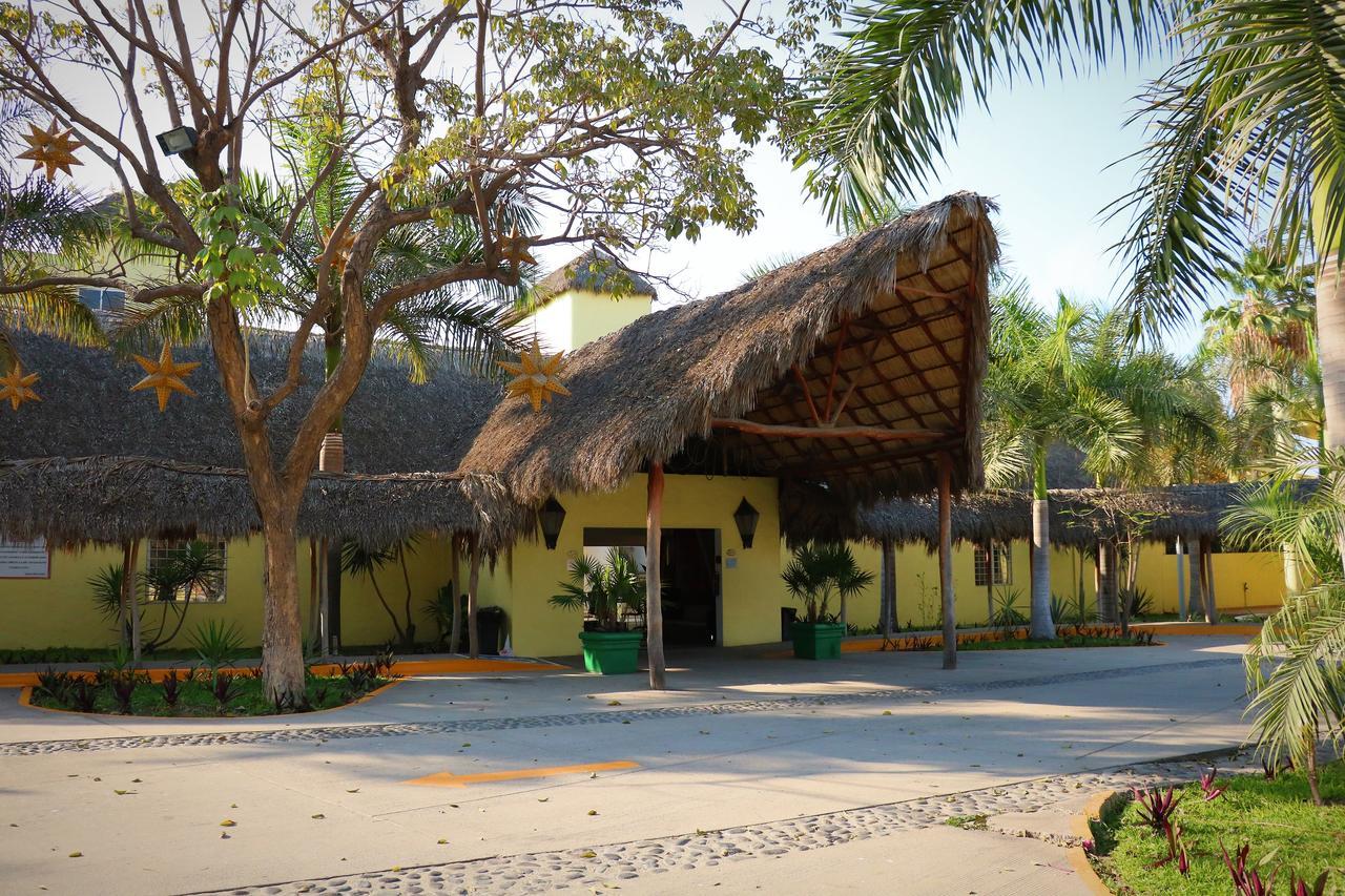 Zar Manzanillo Hotel Buitenkant foto