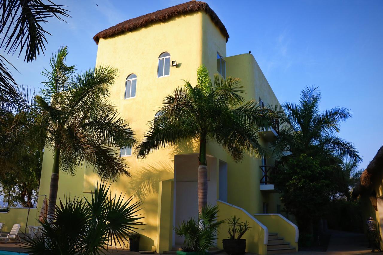 Zar Manzanillo Hotel Buitenkant foto