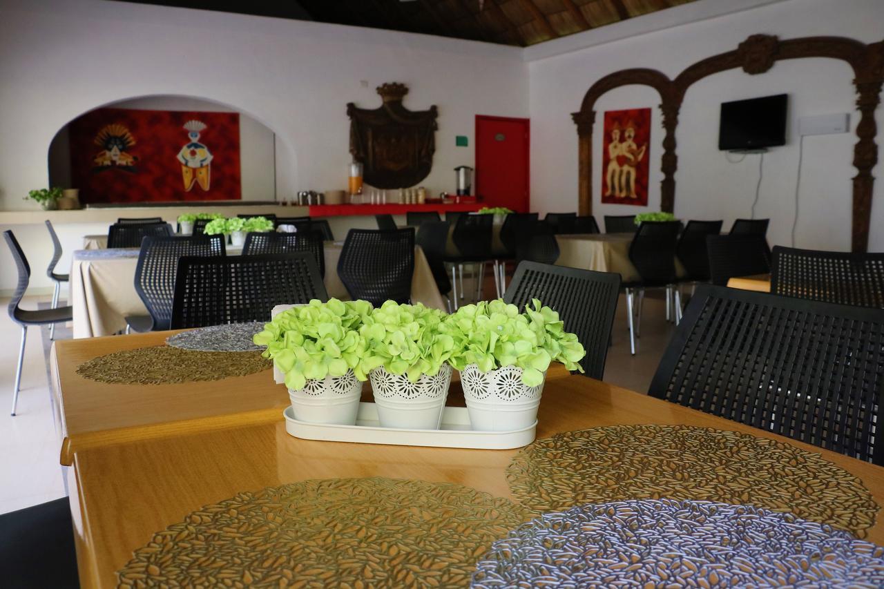 Zar Manzanillo Hotel Buitenkant foto