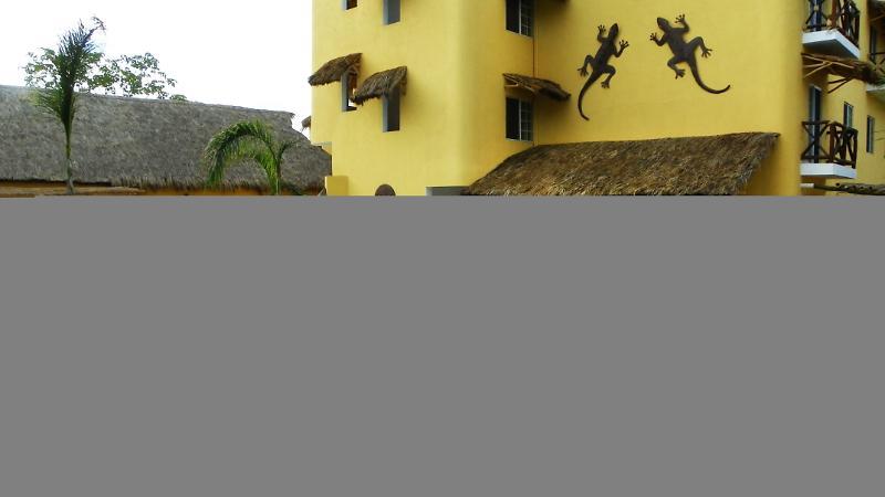 Zar Manzanillo Hotel Buitenkant foto